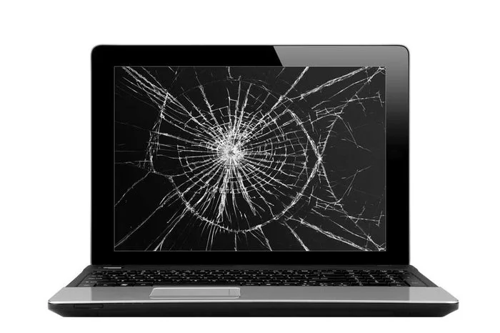 Ordinateur avec écran brisé